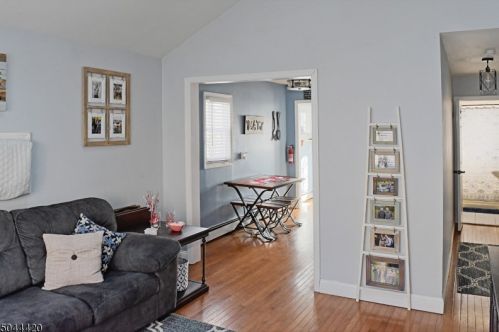 11 Jefferson Trl, Hopatcong NJ 07843-1206 exterior