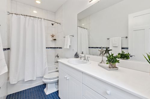 4142 Rockwell St, Chicago IL 60647-5218 exterior