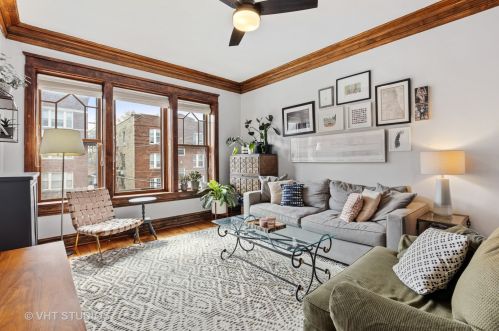 1208 Waveland Ave, Chicago, IL 60613-3804