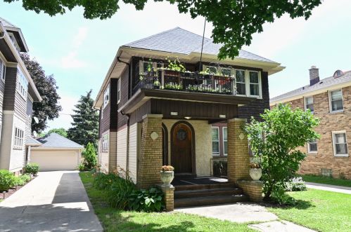 2332 56th St, Milwaukee WI 53219-2212 exterior