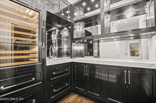 30 Brookridge Dr, Greenwich CT 06830-4830 exterior