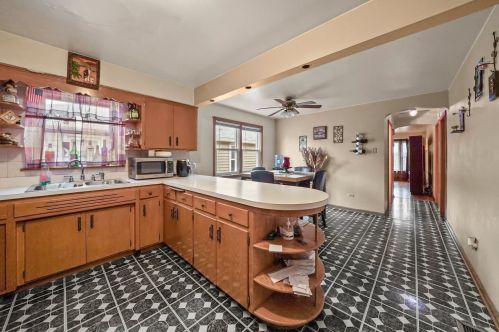 6116 Kolin Ave, Chicago IL 60629-5202 exterior