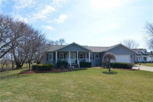 12108 Lake Rd, Vermilion, OH 44089-3038