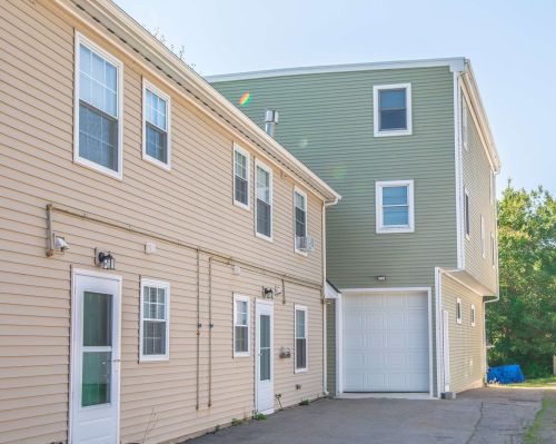 248 Main St, Seabrook NH 03874-4621 exterior