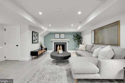 4624 Asbury Pl, Washington DC  20016-4325 exterior