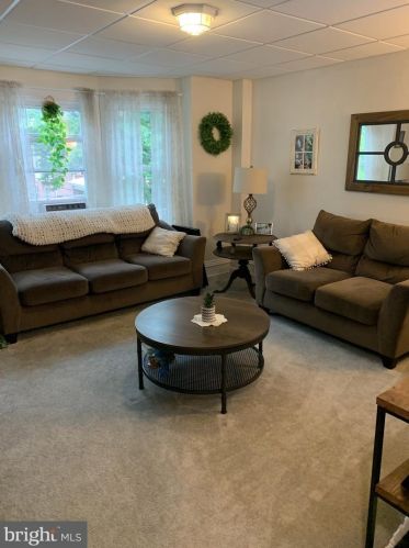 379 Charlotte St, Pottstown PA 19464-5362 exterior