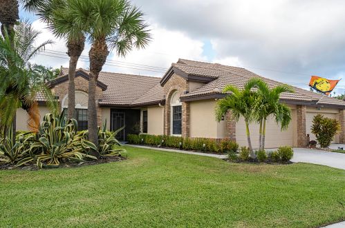 7195 Le Chalet Blvd, Boynton Beach, FL 33472-5033