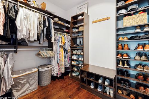 446 Superior St, Chicago IL  60654-3497 exterior