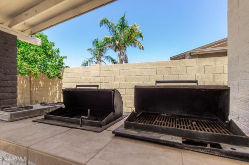 1326 Ivanhoe St, Chandler AZ  85225-5319 exterior