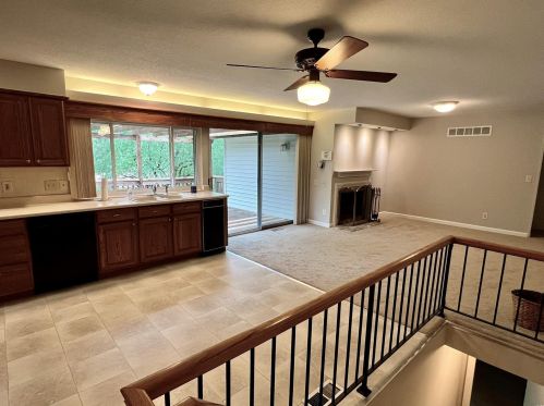 2041 Nettlewood Ct, Hazelwood MO 63043-2141 exterior