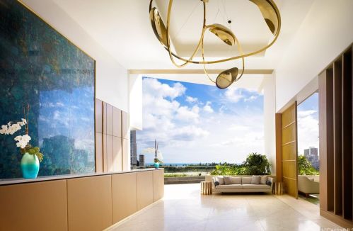 383 Kalaimoku St, Honolulu HI 96815 exterior