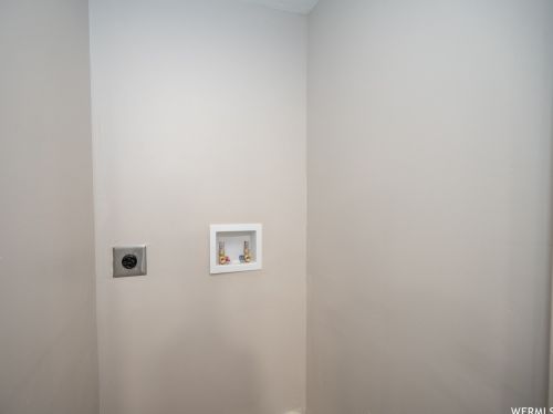 2146 Westfield Cir, Taylorsville UT 84084-4222 exterior