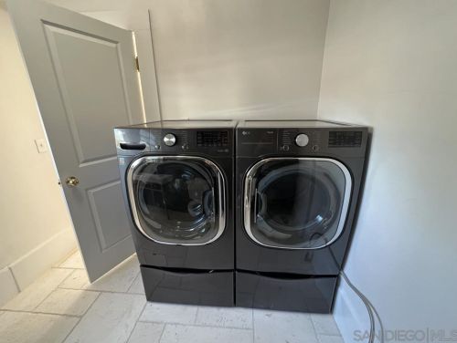 936 Adella Ave, San Diego CA  92118-2621 exterior