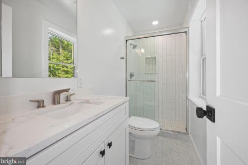 6705 Buttermere Ln, Bethesda MD  20817-1528 exterior