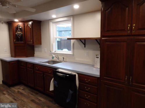 33 Hellertown Ave, Quakertown PA 18951-1727 exterior