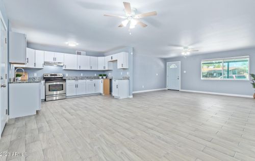 2925 42nd Ave, Phoenix AZ  85019-4323 exterior