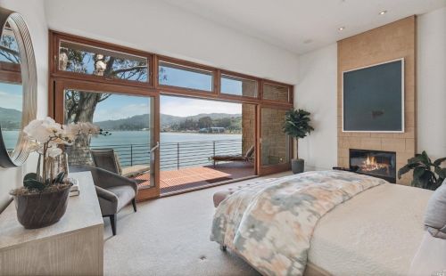 2 De Silva Is Dr, Mill Valley CA 94941-3004 exterior