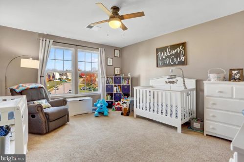 1942 Oak Hills Dr, Hanover PA 17331-9441 exterior