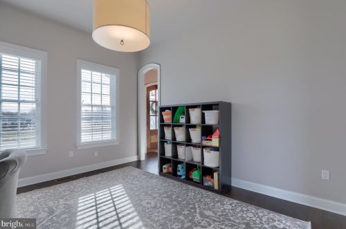 453 Delp Rd, Lancaster PA 17601-2915 exterior