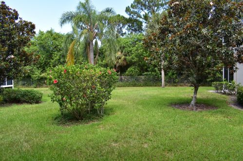 23 Lake Vista Trl, Fort Pierce FL 34952-6355 exterior