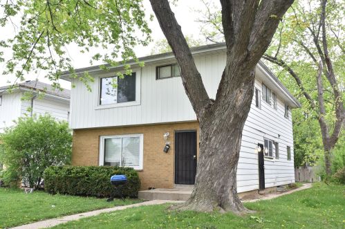 5822 93rd St, Milwaukee, WI 53225-2713