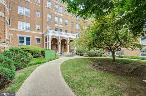 1820 Clydesdale Pl, Washington DC  20009-2179 exterior