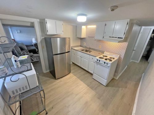 4 Chapel St, Newmarket NH exterior