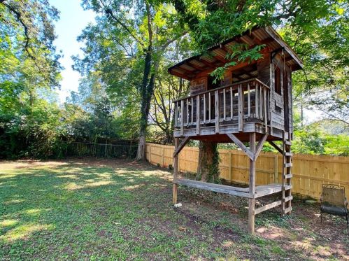 1901 Forrest Ave, Atlanta GA 30344-2768 exterior