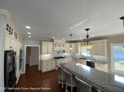 348 Central Blvd, Berkeley Township NJ 08721-3318 exterior