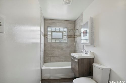 2301 102 St, Chicago IL 60655-1633 exterior