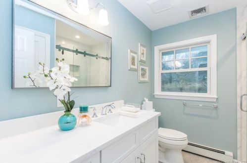 17 Overidge Ln, Wilton CT 06897-3223 exterior