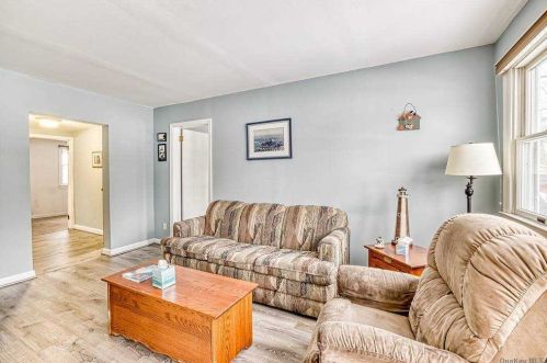 20 20 St, Huntington Station NY exterior