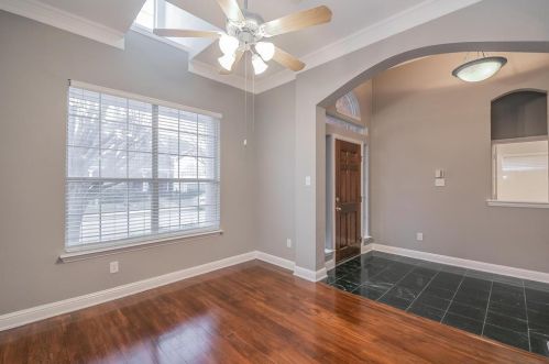 8904 Crescent Ct, Irving, TX 75063-4412