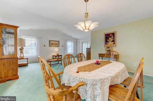 311 Wagon Wheel Cir, Columbus NJ exterior