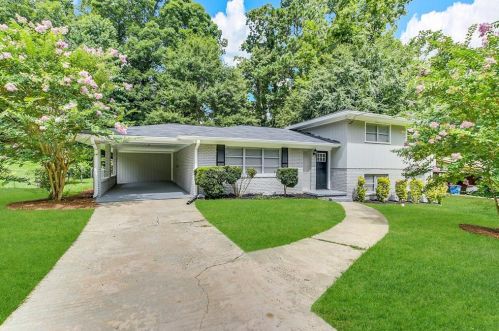 3189 Dogwood Dr, Atlanta GA  30344-3907 exterior