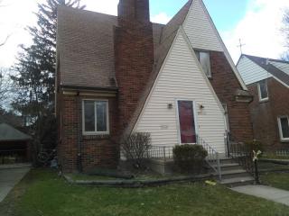 16741 Patton St, Detroit MI  48219-3907 exterior