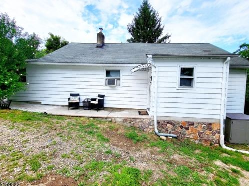 22 Ella St, Bloomingdale, NJ 07403-1105