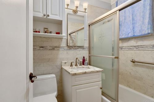 93 Brookside Ave, Mount Vernon NY 10553-1318 exterior