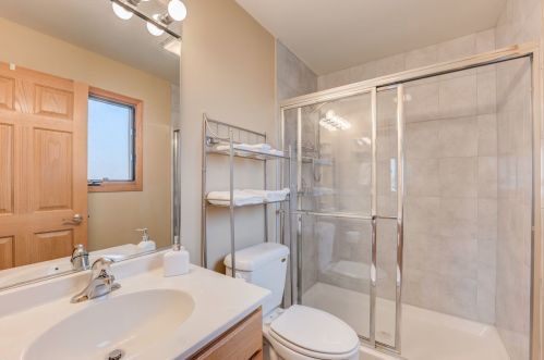 7341 Ainslie St, Chicago IL 60706-3516 exterior