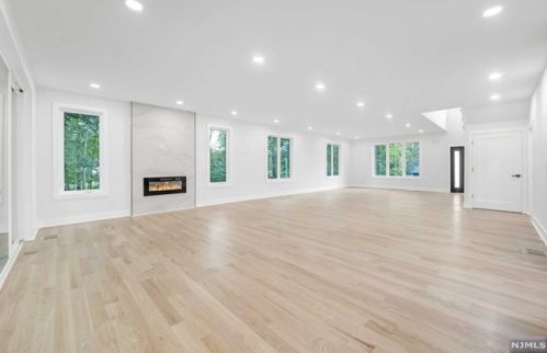 22 Lois Ave, Demarest NJ  07627-2220 exterior