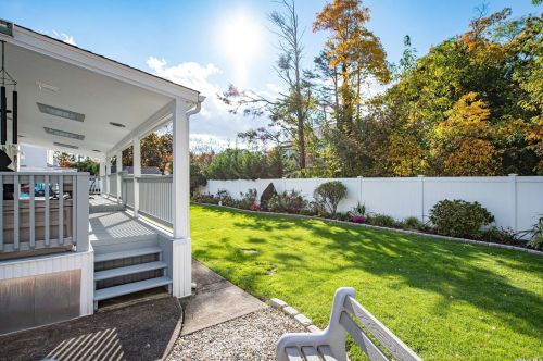 168 Suffolk Ave, Babylon NY 11704-2825 exterior