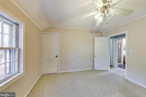 1101 Morningside Ln, Alexandria VA 22308-1042 exterior