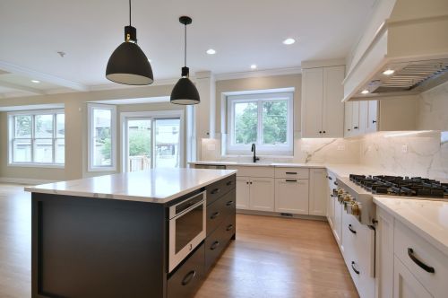 698 Berkley Ave, Elmhurst IL  60126-4244 exterior