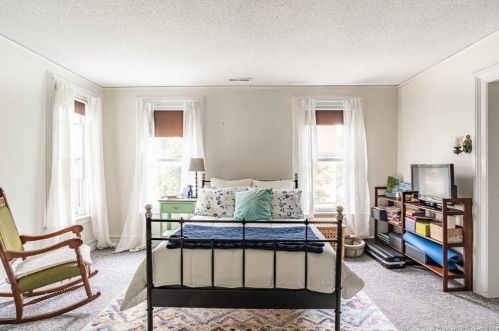 31 Atwater Ave, Derby CT 06418-1409 exterior