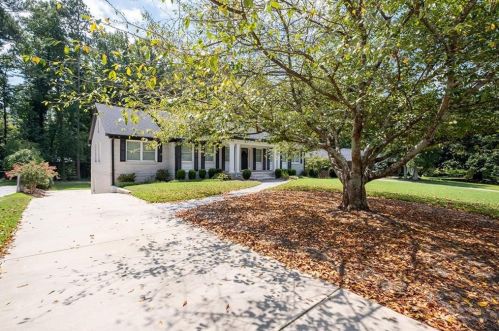 695 Glenforest Rd, Atlanta GA  30328-5258 exterior