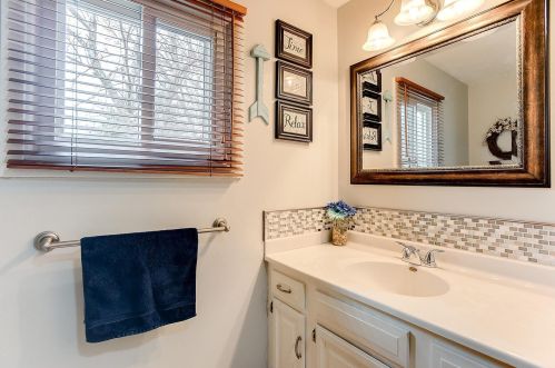 8221 Cleadis Ave, South Saint Paul MN 55076-3321 exterior