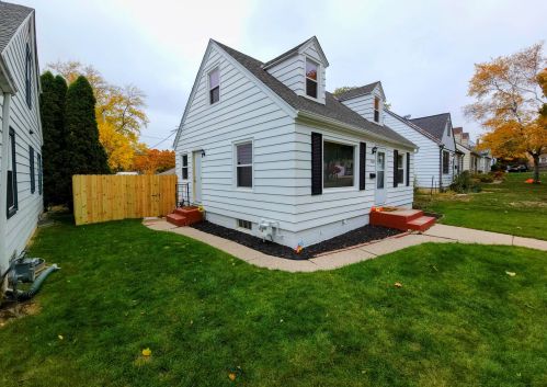 3337 83rd St, Milwaukee WI  53219-3837 exterior