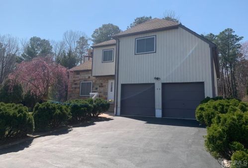 46 Ponderosa Ln, Old Bridge, NJ 08857-3334