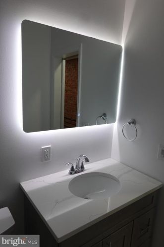 1525 Hicks St, Philadelphia PA  19146-4820 exterior