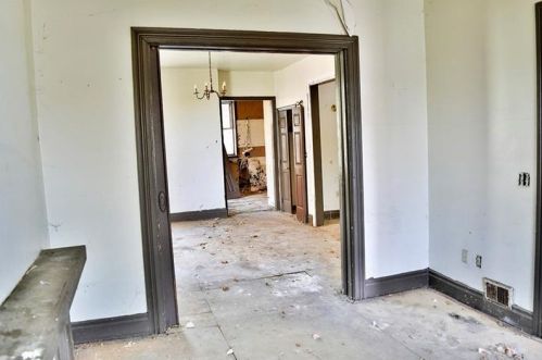 4821 Monongahela St, Pittsburgh PA 15207-1668 exterior